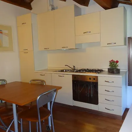 Ca' Rossa Apartament *